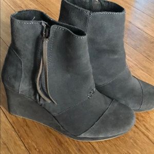 Cutie Grey TOM’s booties 7.5US
